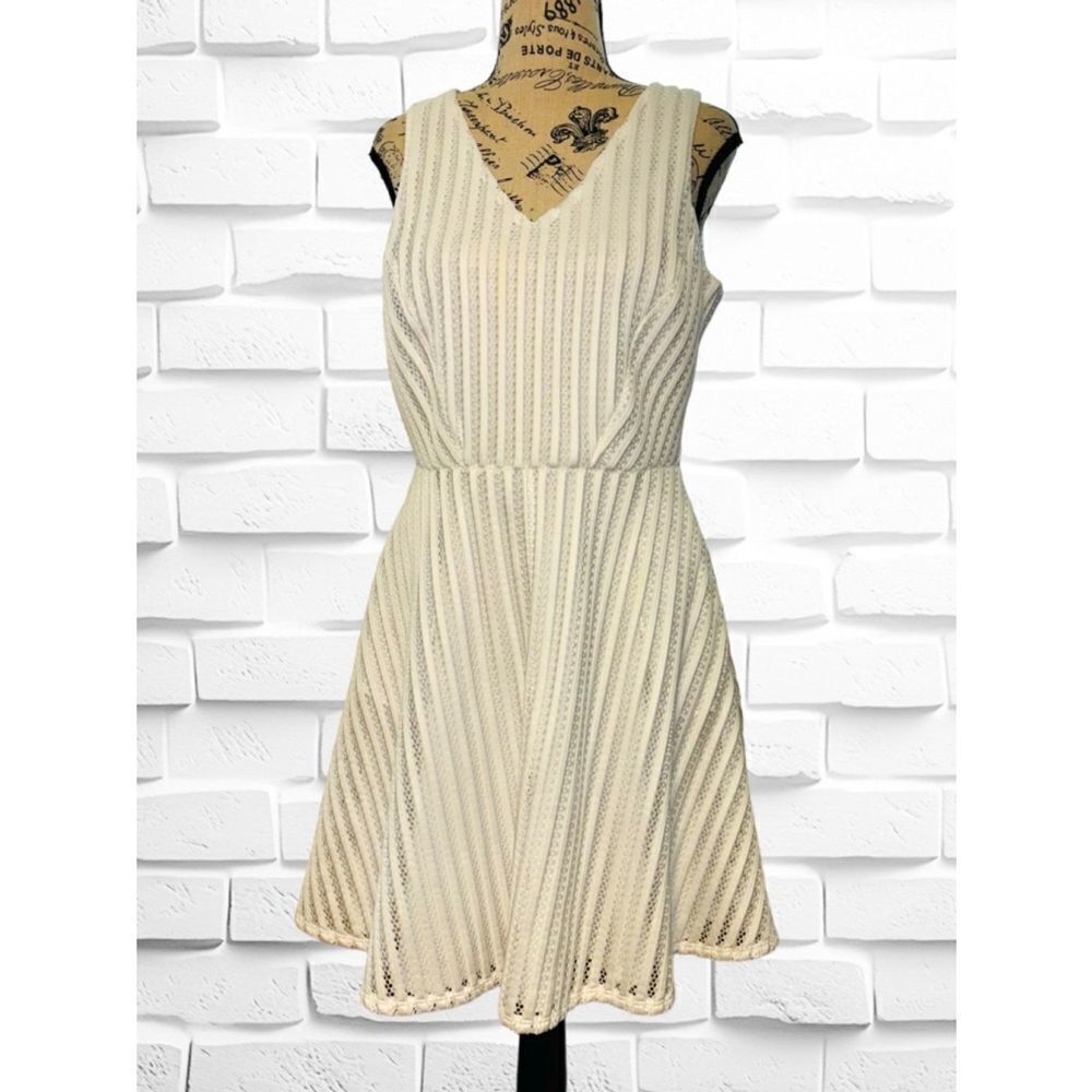 Apt.9 Women’s Size 8 White Lacey Sleeveless Fit & Flare Dress • Mesh Texture NWT